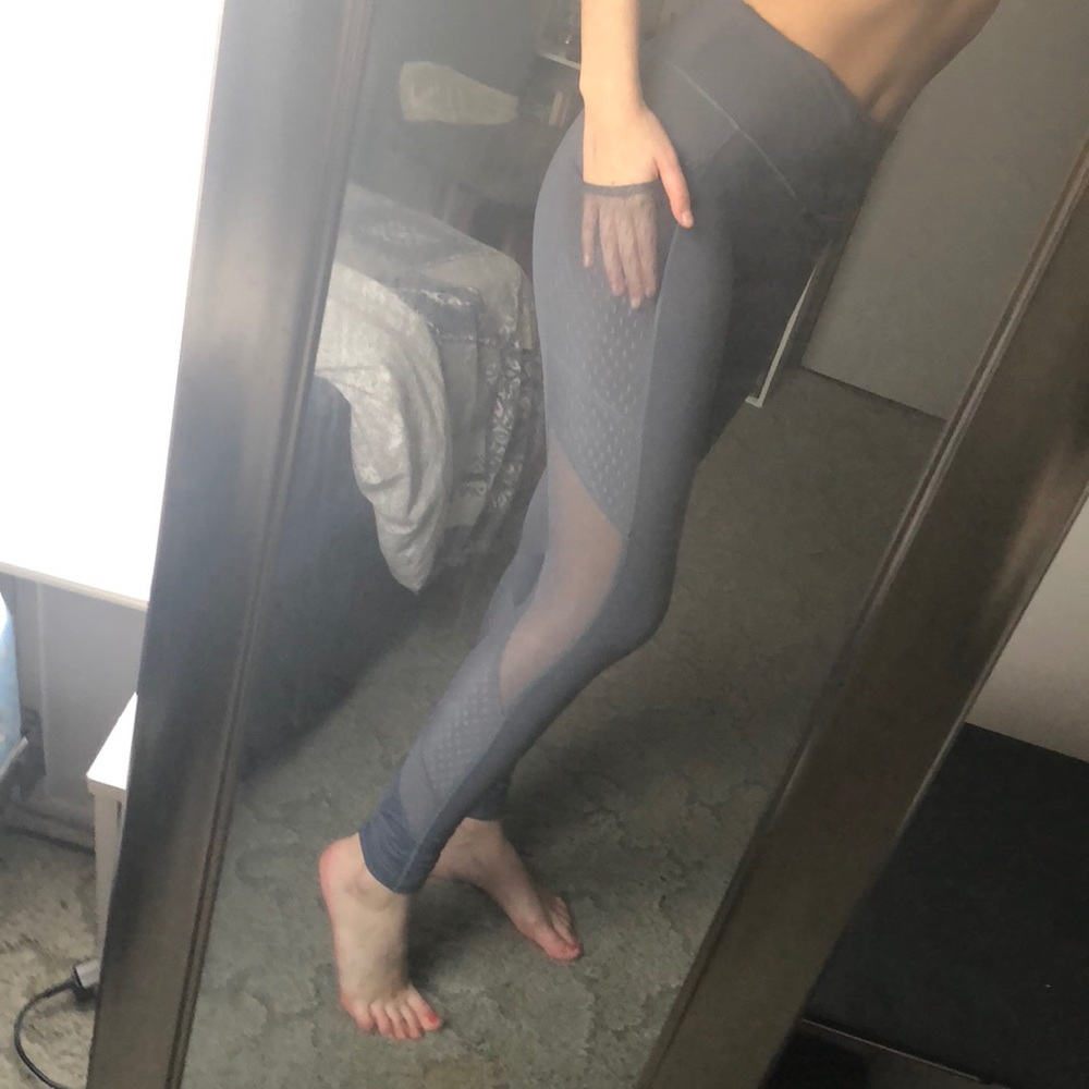 Victoria’s Secret purple legging